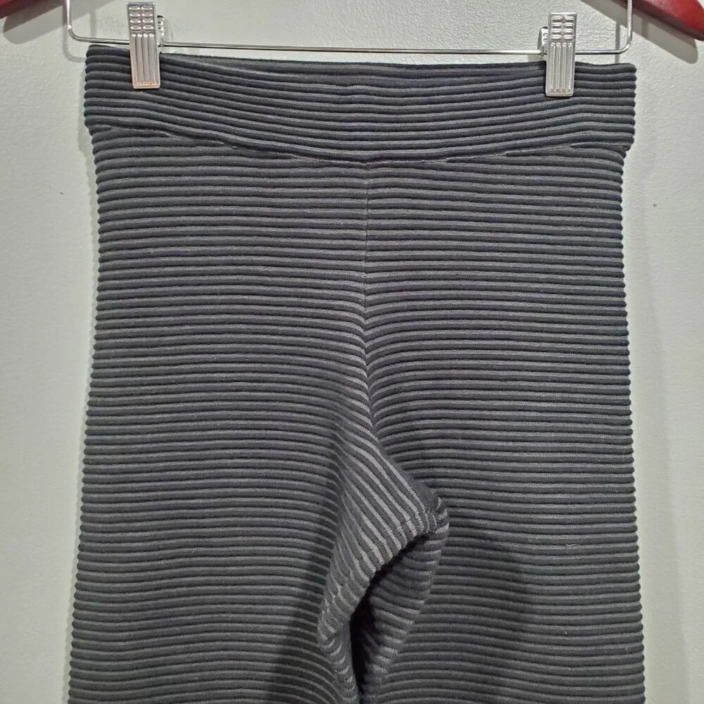 Good American Women's Straight Legged Chunky Ribbed Black Gray Leggings Size 2